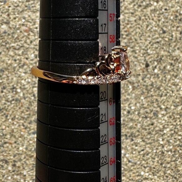 NEW Elegant Rose Gold Plated Dainty Tiara Crown Ring w/ Clear CZ Stones Size 9 - Picture 6 of 12